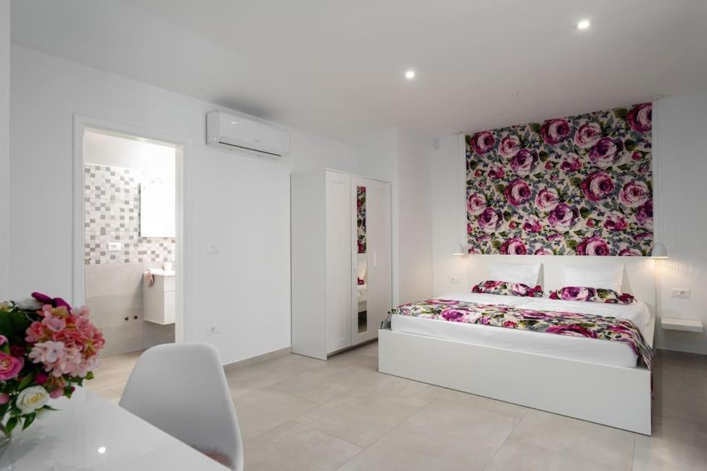 Villa Corinna Kukci Ngoại thất bức ảnh