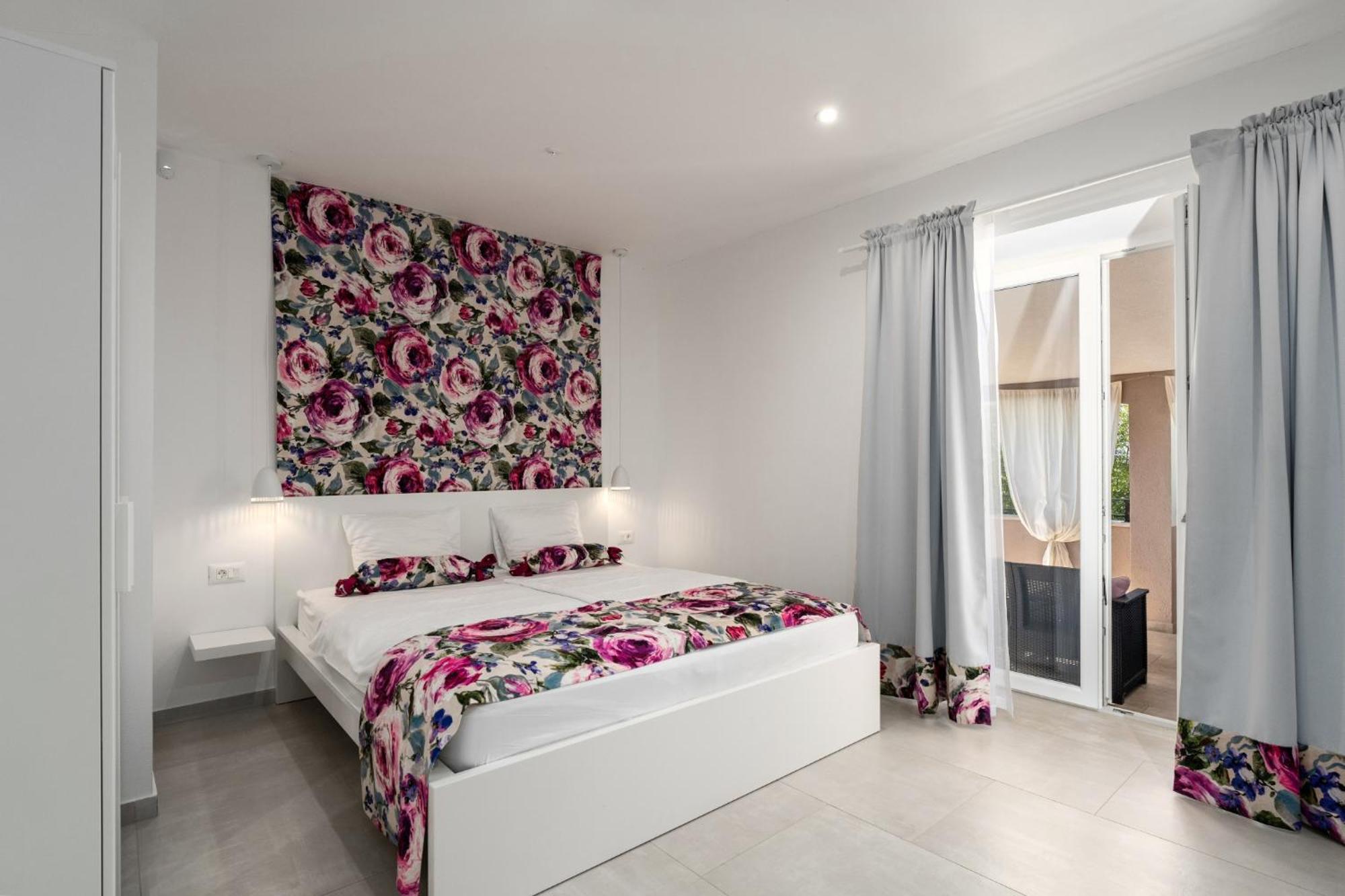Villa Corinna Kukci Ngoại thất bức ảnh