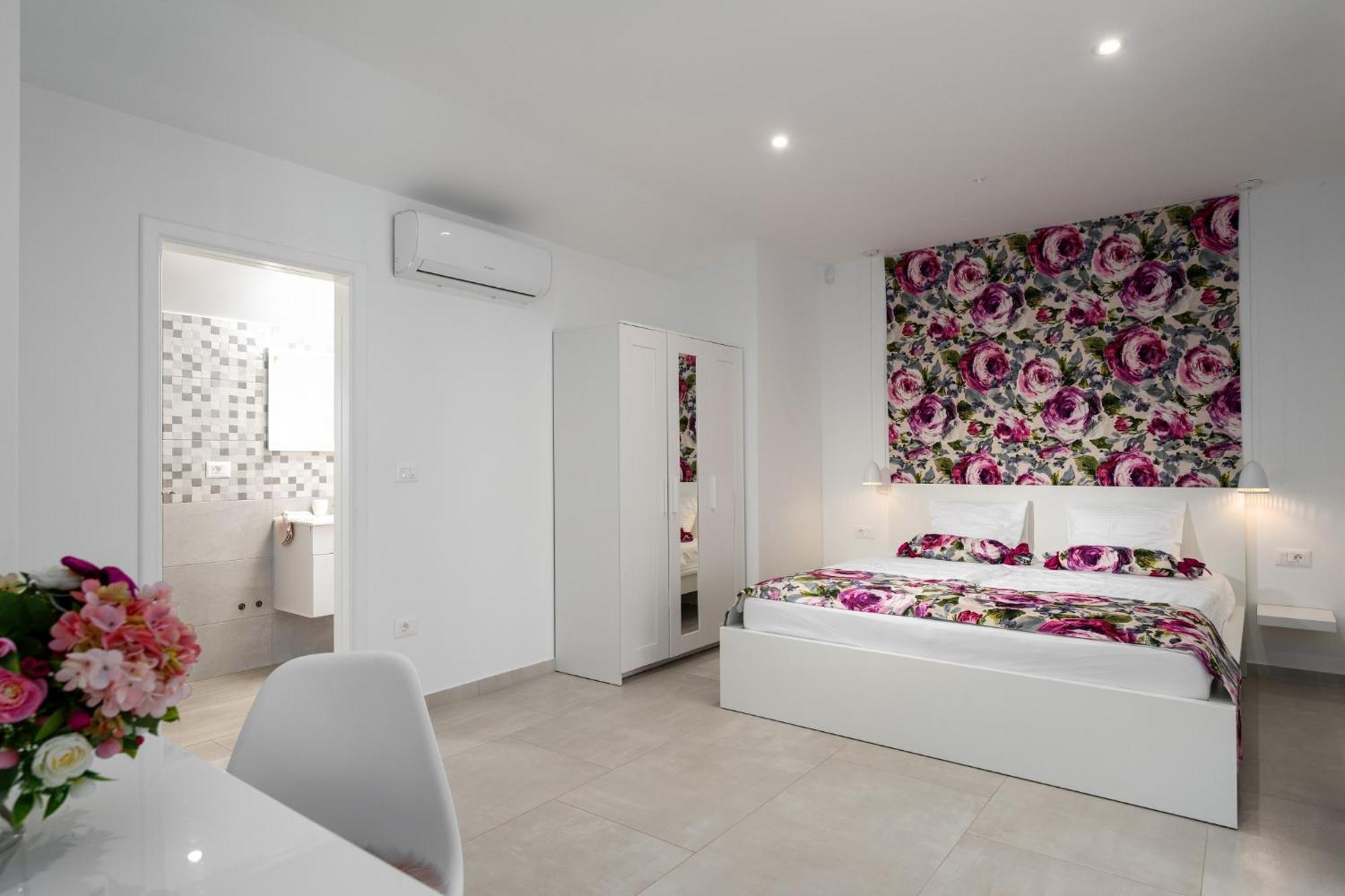 Villa Corinna Kukci Ngoại thất bức ảnh